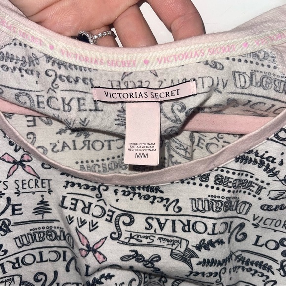 VICTORIA’S SECRET Pink & White Holiday Themed Nightshirt M - Picture 3 of 7